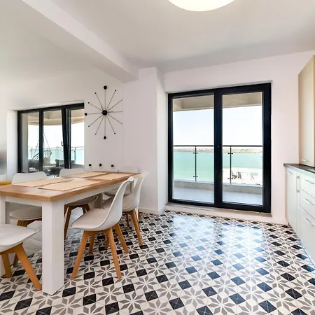 Seaside By Casa Del Mar