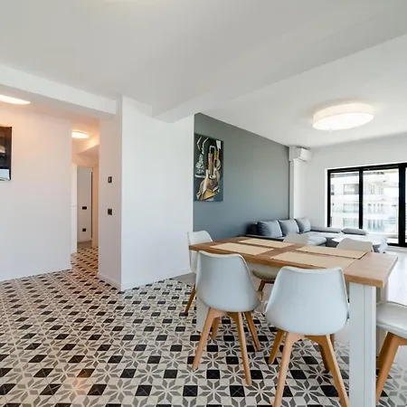 Seaside By Casa Del Mar شقة