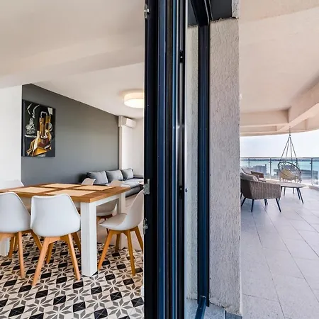 Seaside By Casa Del Mar شقة